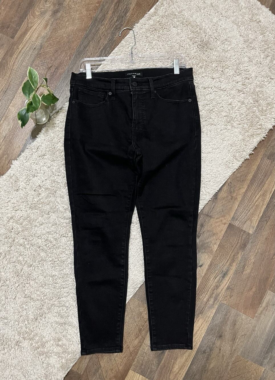 Lucky Brand Size 10/30 Black Ava Mid-Rise Skinny Jeans - Picture 2 of 8
